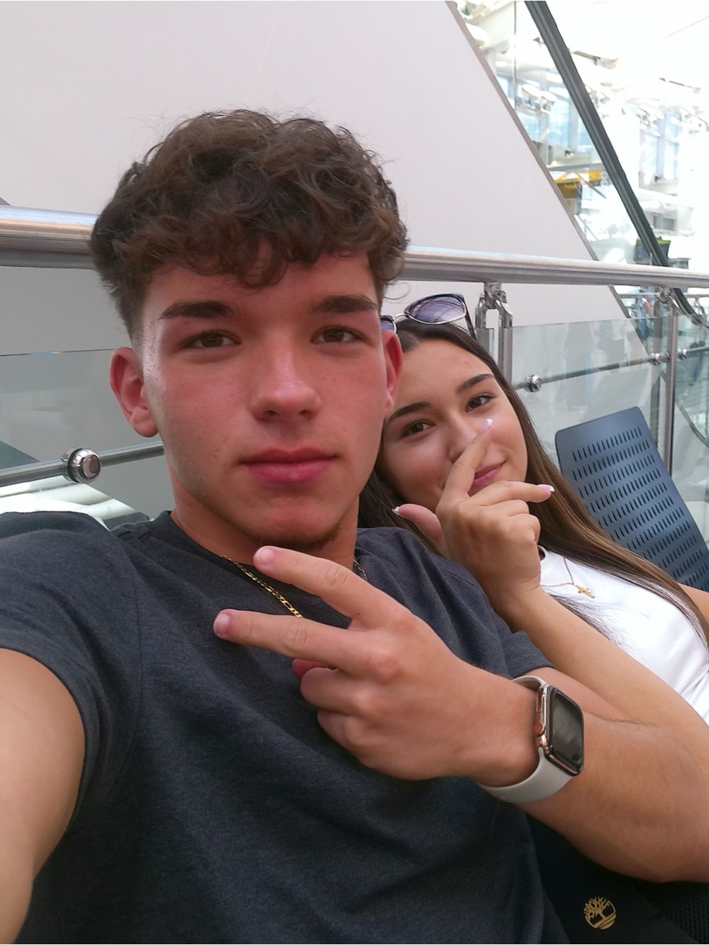 Digital Camera - Black Compact Point & Shoot Camera - Picture 8 of 10